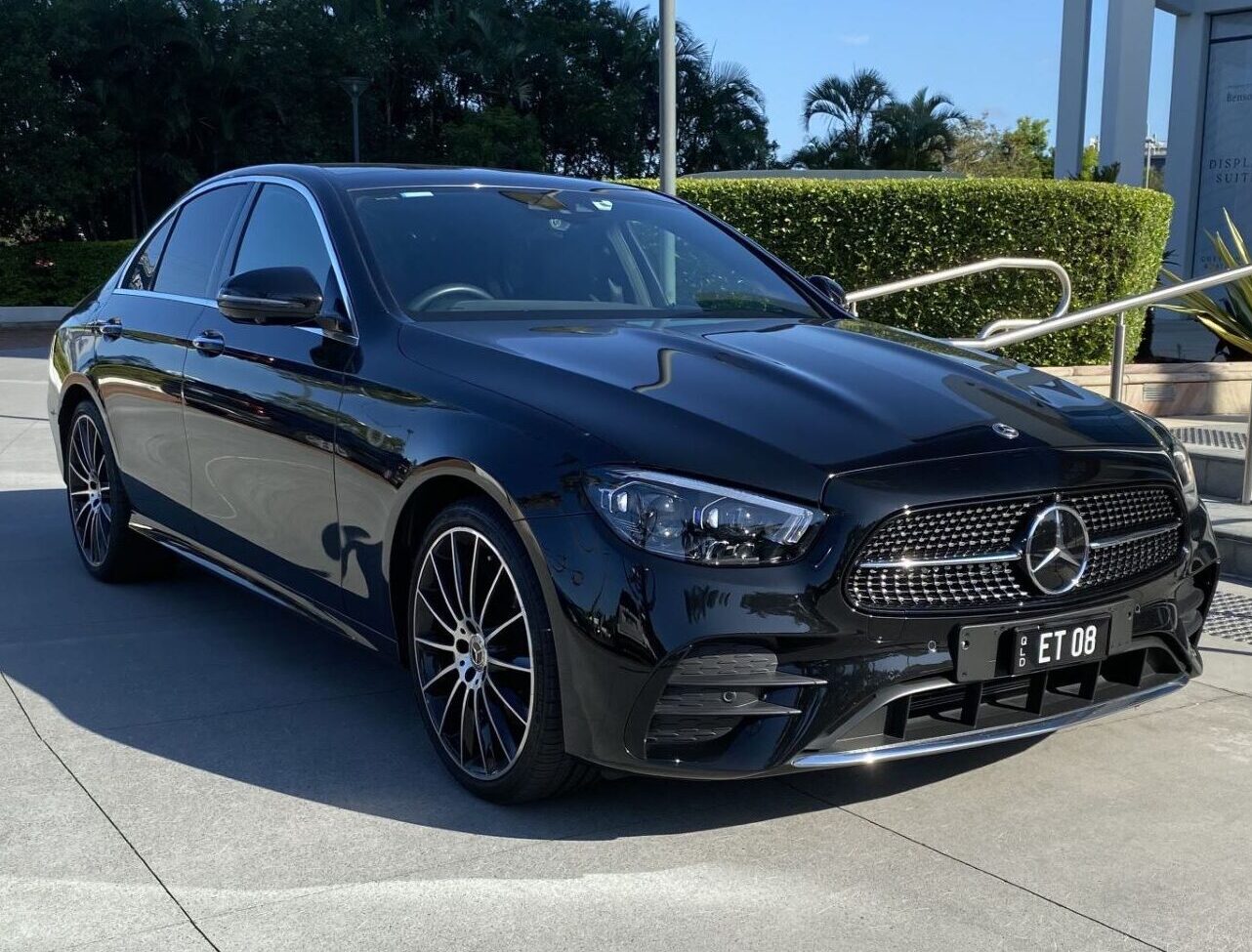 mercedes-e-class-parked-after-gold-coast-airport-transfers